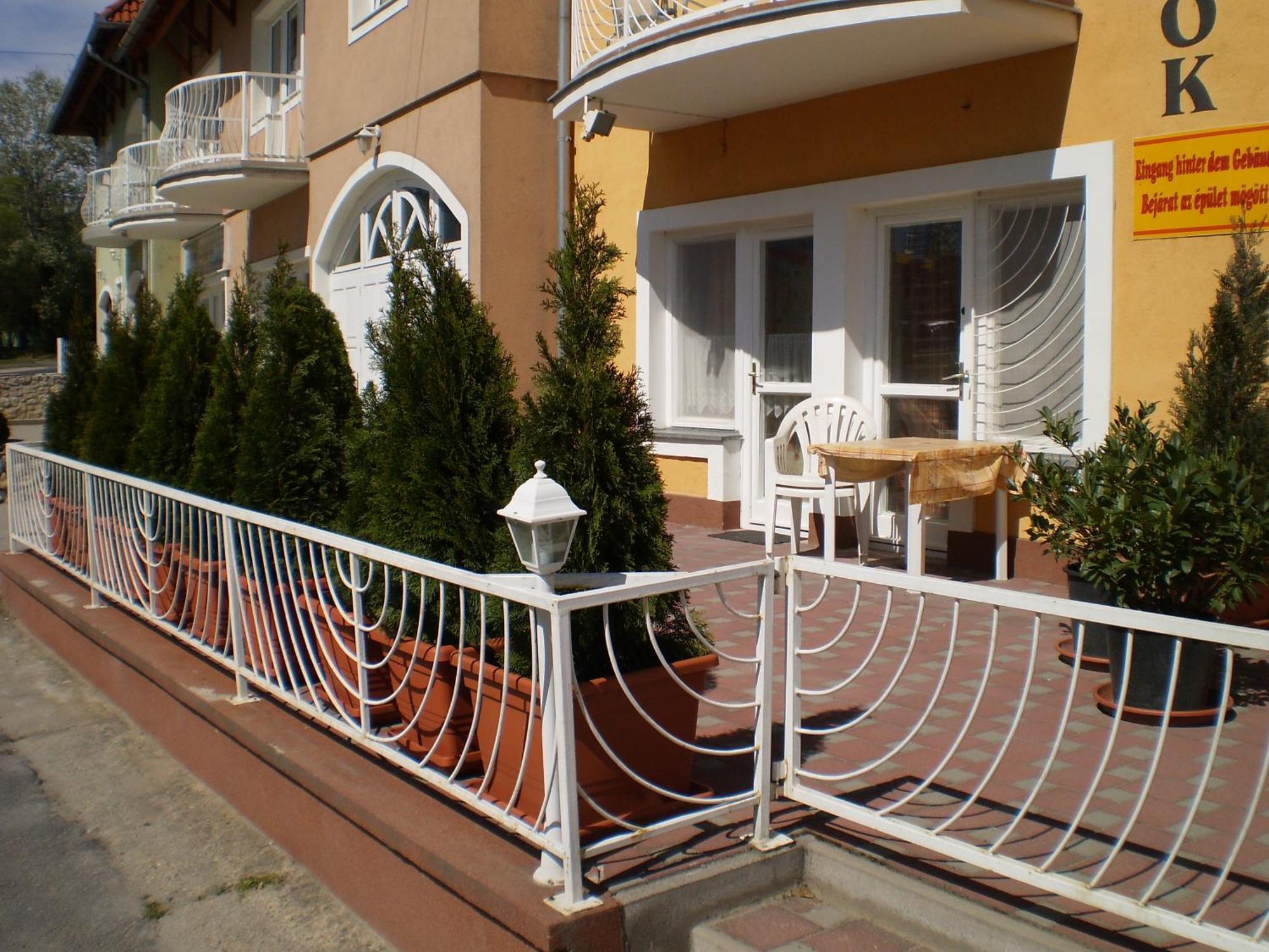 Tarr-Timea Apartmanok Keszthely Luaran gambar