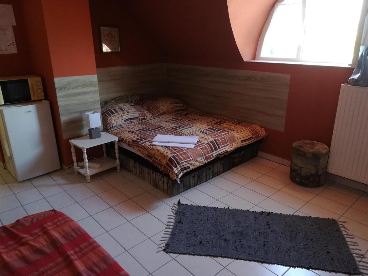 Tarr-Timea Apartmanok Keszthely Luaran gambar