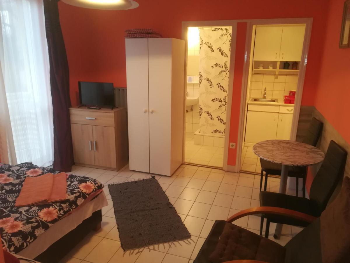 Tarr-Timea Apartmanok Keszthely Luaran gambar